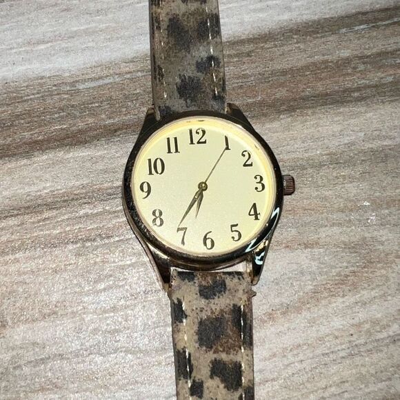 Accutime Wristwatch Women’s Animal Print Japan Movement Tested Added New Battery - Picture 1 of 8